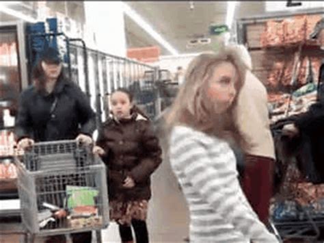 Flashing in the store [GIF]